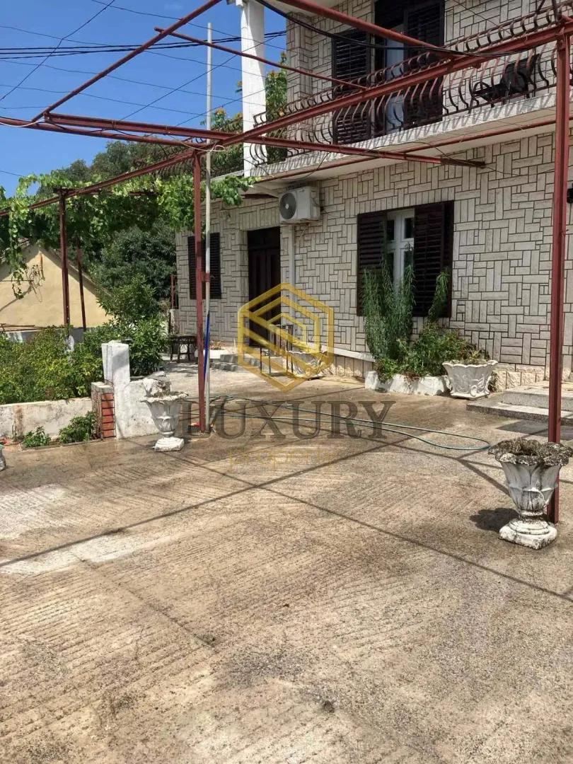 Rent, four bedroom apartment, 150m², Momišići, Podgorica