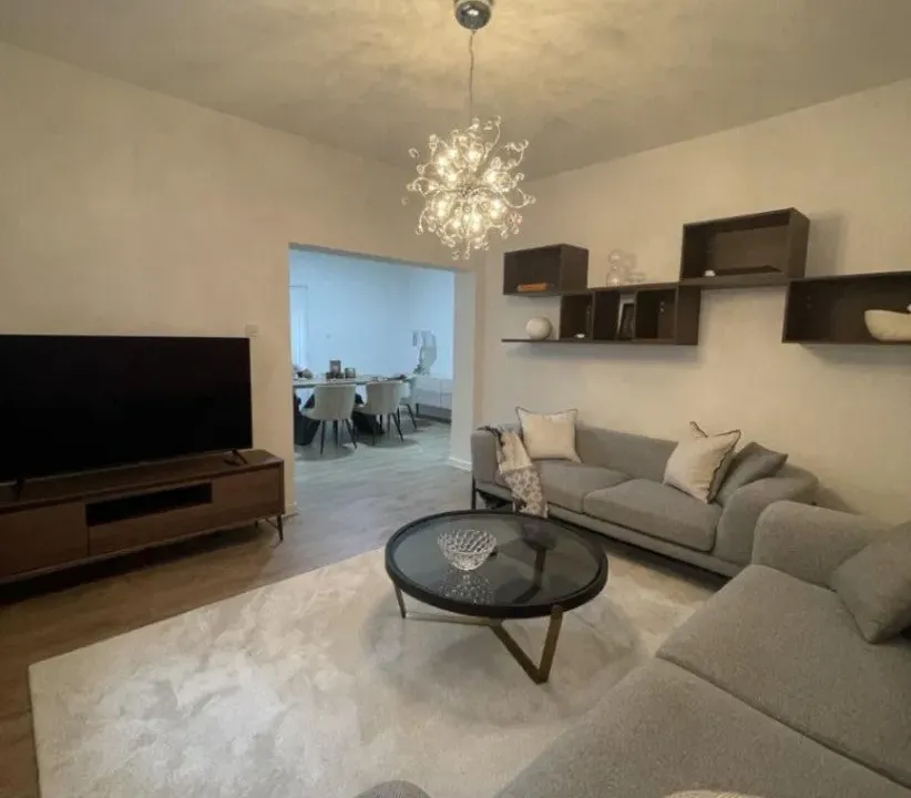 Izdavanje, dvosoban stan, 75m², Dumidran, Tivat