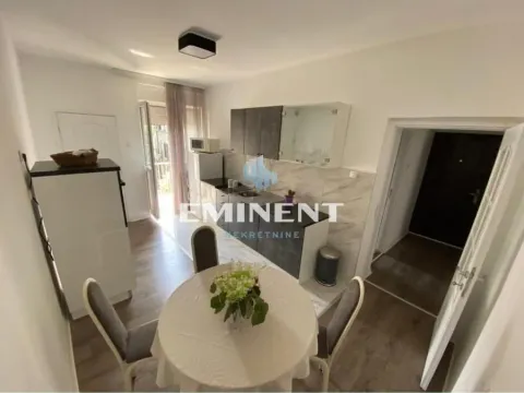 Izdavanje, dvosoban stan, 70m², Savski Venac, Beograd - image 5