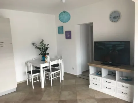 Izdavanje, jednosoban stan, 38m², Đenovići, Herceg Novi - image 17