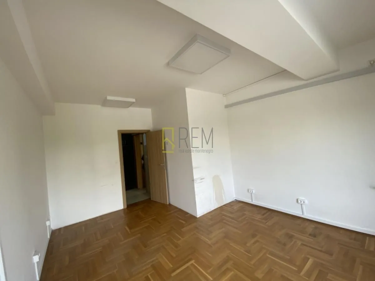 Prodaja, dvosoban stan, 69m², Preko Morače, Podgorica