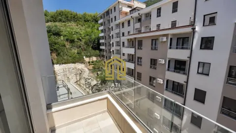 Pogled sa balkona novogradnje prema susjednim zgradama. - image 3