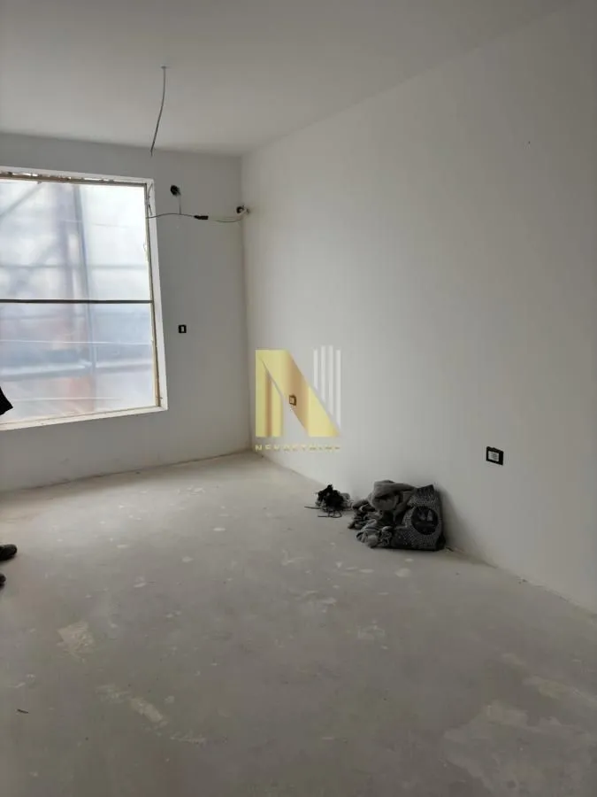 Prodaja, četvorosoban stan, 84m², Zemun Sve Podlokacije, Beograd