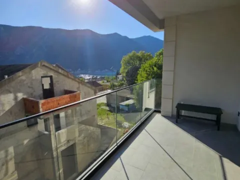 Prodaja, trosoban stan, 100m², Dobrota, Kotor - image 11