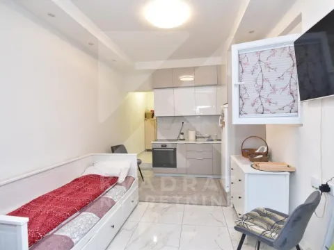 Izdavanje, garsonjera, 28m², Stari Aerodrom, Podgorica - image 1