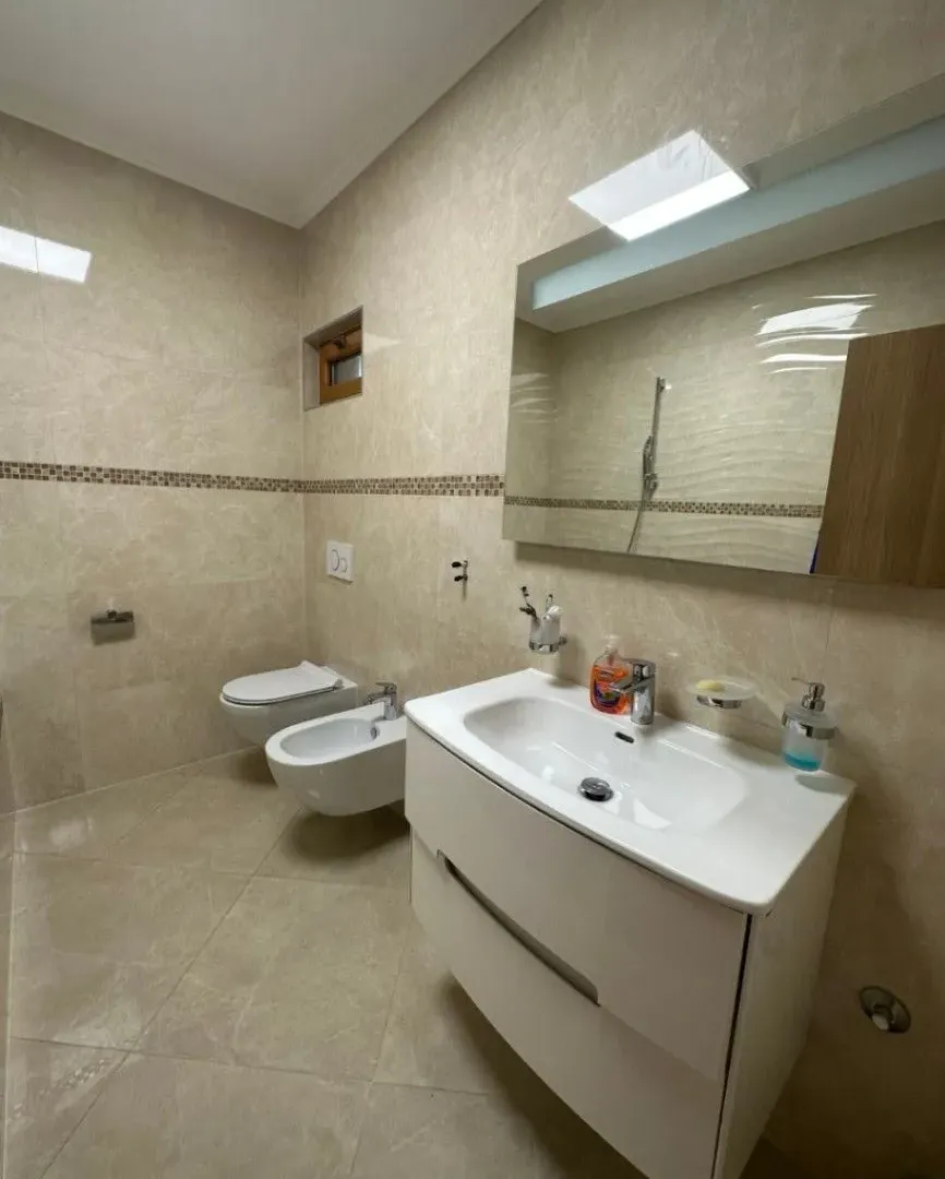 Sale, house, 200m², Rogami, Podgorica