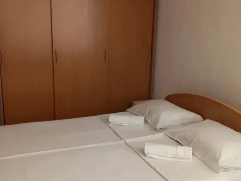 Rent, two bedroom apartment, 80m², Rafailovići, Budva - image 8