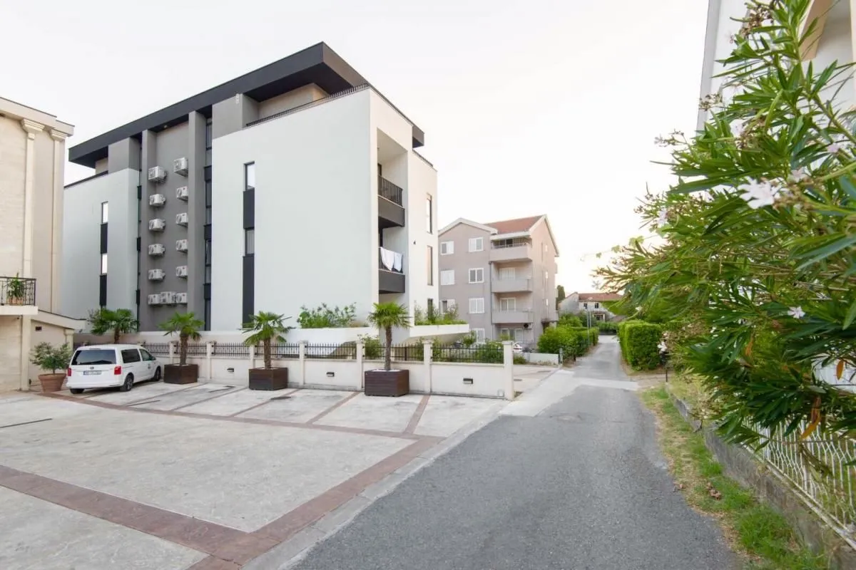 Rent, one bedroom apartment, 48m², Tivat, Crna Gora