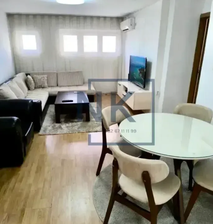 Izdavanje, dvosoban stan, 58m², Centar, Podgorica