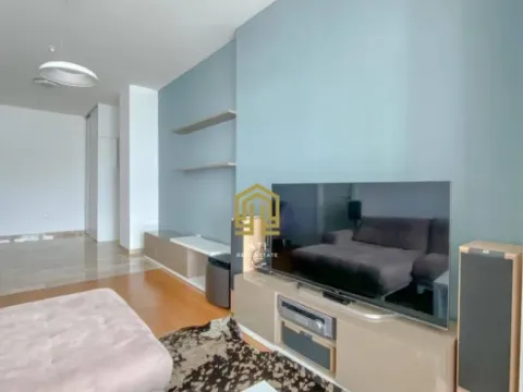 Prodaja, dvosoban stan, 71m², Budva, Crna Gora