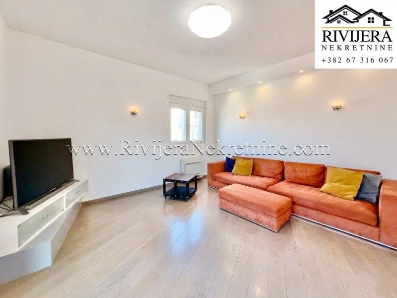Prodaja, trosoban stan, 108m², Centar, Kotor