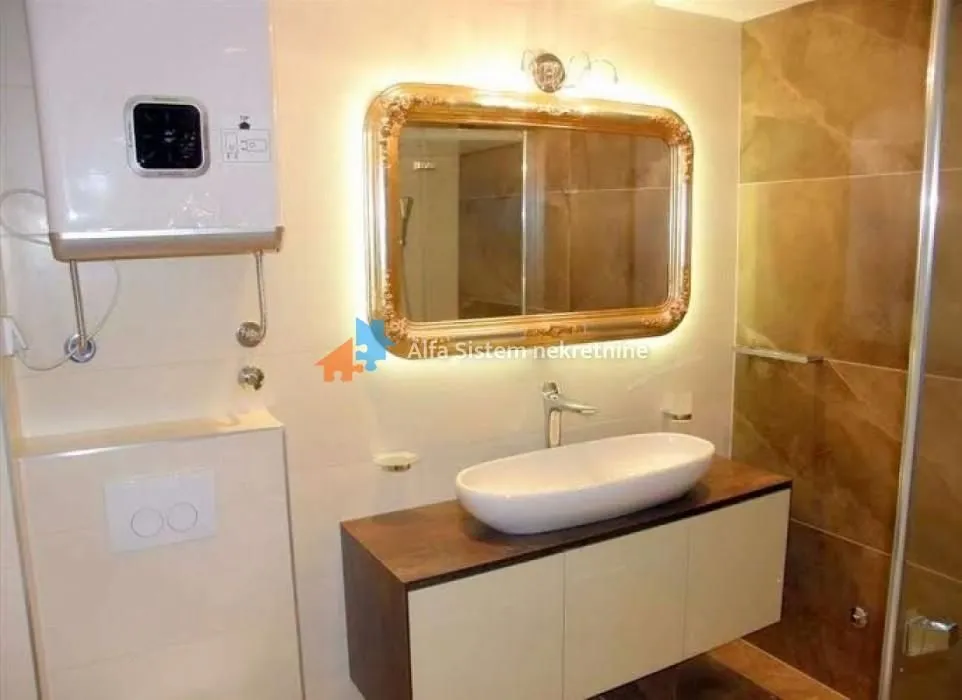 Rent, four bedroom apartment, 170m², Kalenić Pijaca, Vračar Sve Podlokacije
