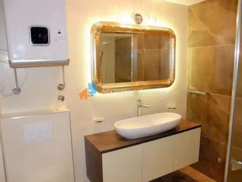 Rent, four bedroom apartment, 170m², Kalenić Pijaca, Vračar Sve Podlokacije - image 25