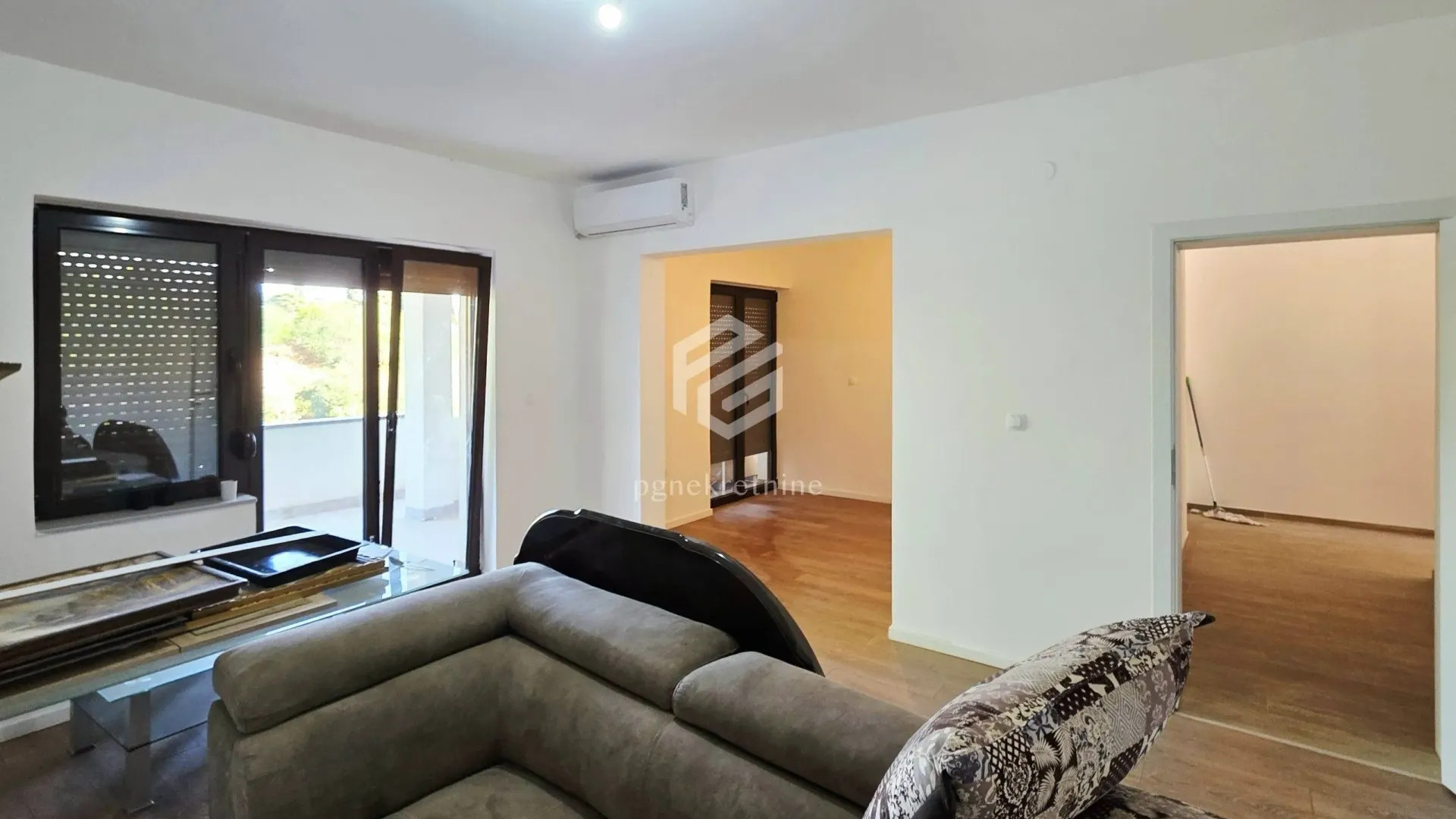 Prodaja, kuća, 343m², Zabjelo, Podgorica