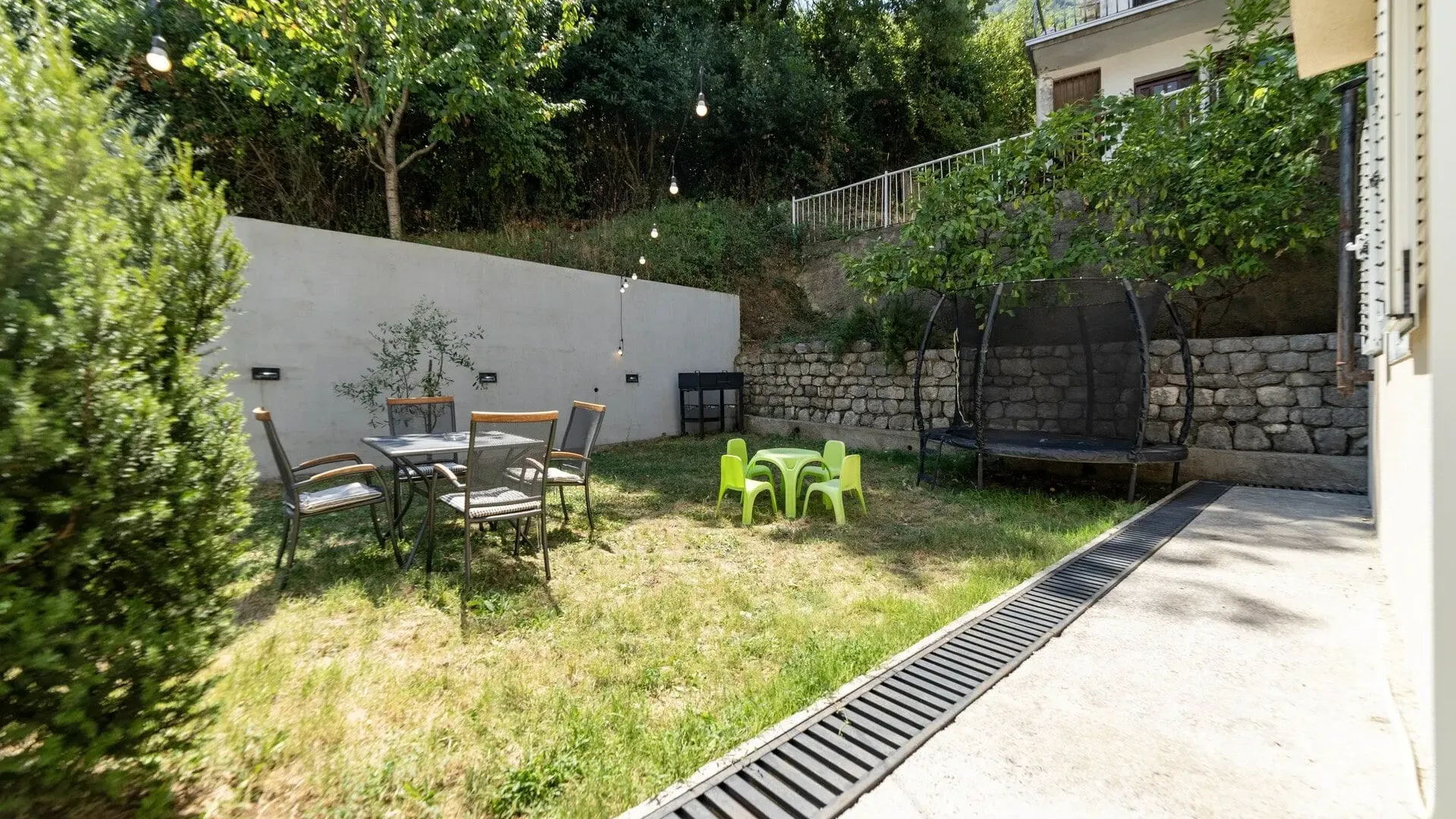 Prodaja, stan, 440m², Stoliv, Kotor