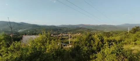 Pogled sa imanja na okolne planine i prirodu. - image 2