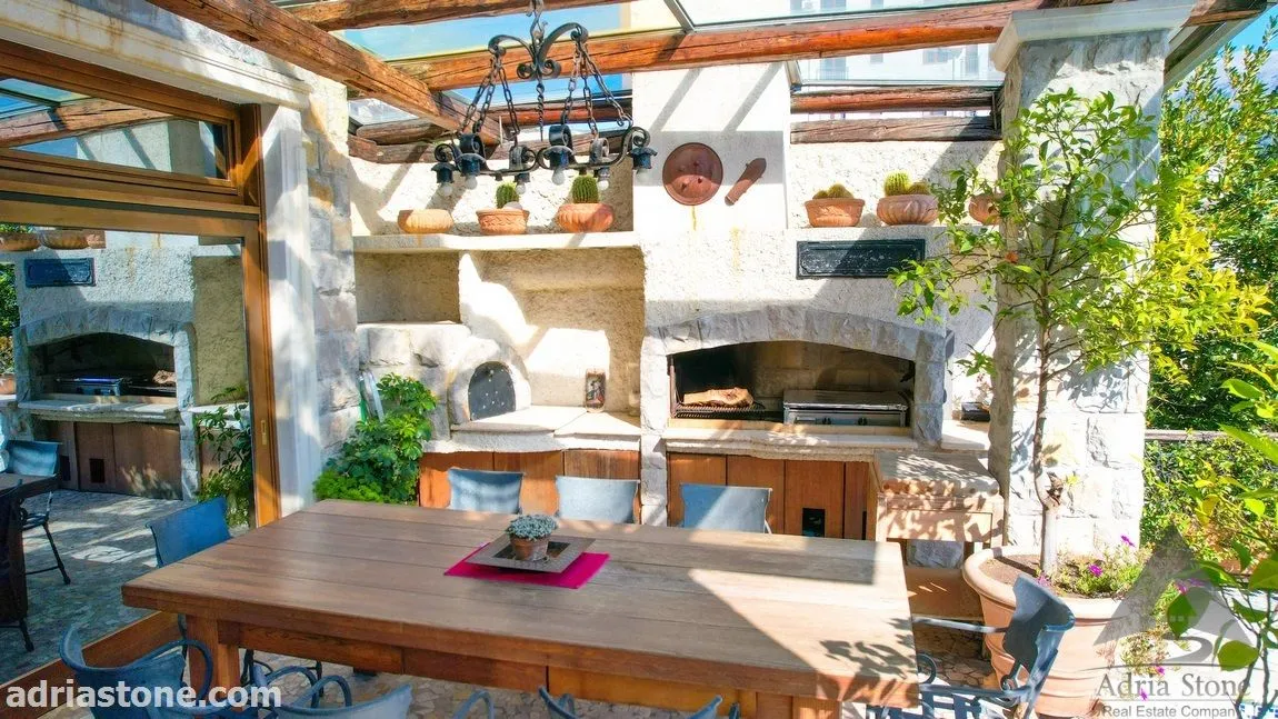 Sale, house, 820m², Centar, Budva