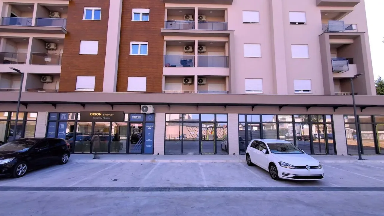 Izdavanje, poslovni prostor, 100m², Stari Aerodrom, Podgorica