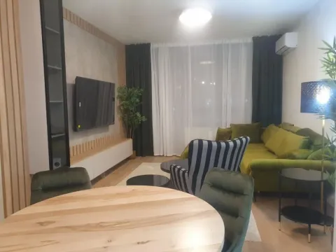 Izdavanje, trosoban stan, 72m², Savski Venac, Beograd - image 3