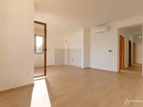 Prodaja, dvosoban stan, 73m², Budva, Crna Gora - image 2