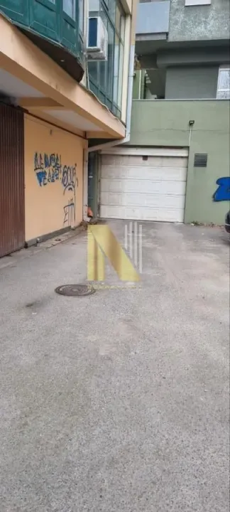 Izdavanje, parking/garaža, 16m², Centar, Novi Sad