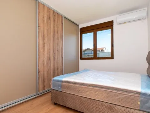 Izdavanje, kuća, 140m², Donja Gorica, Podgorica - image 12