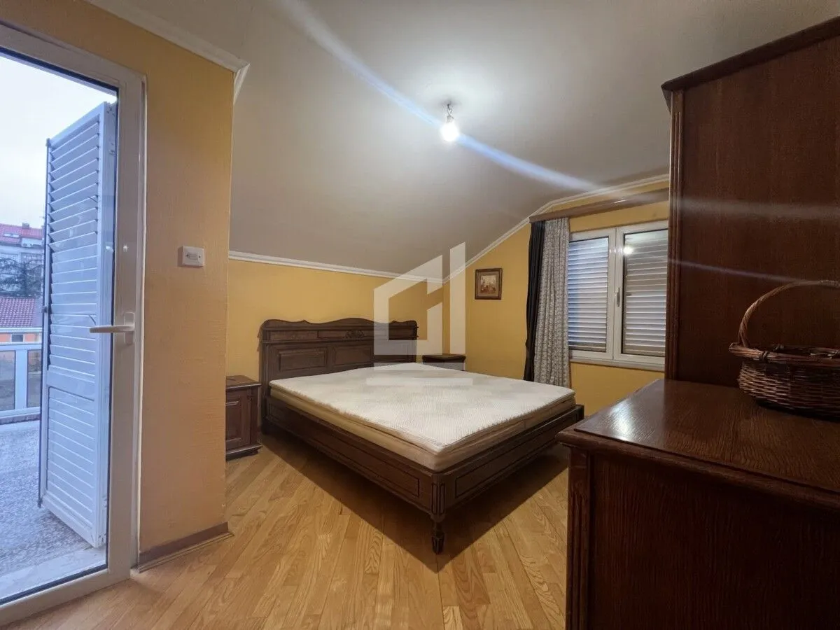 Rent, three bedroom apartment, 135m², Stari Aerodrom, Podgorica