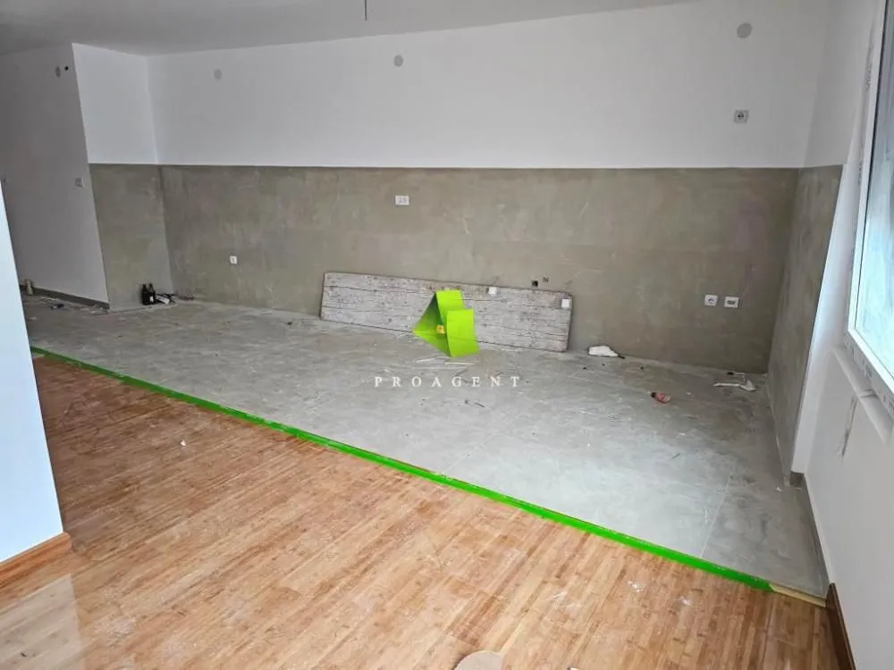 Prodaja, trosoban stan, 183m², Pantelej, Niš