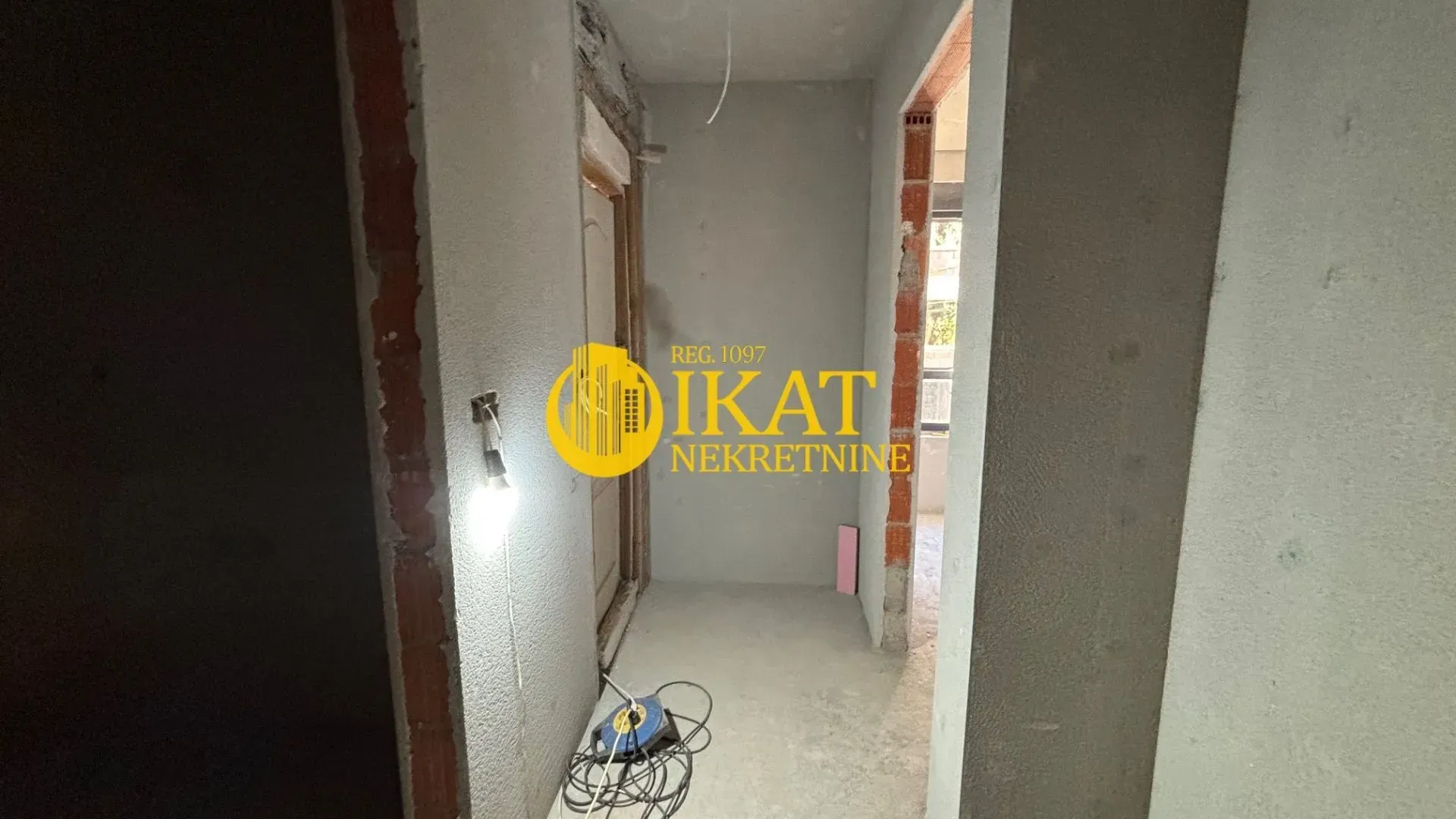 Prodaja, trosoban stan, 57m², Banovo Brdo, Beograd