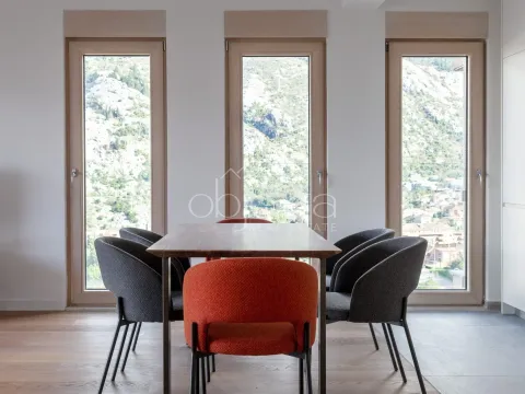 Izdavanje, stan, 136m², Kotor, Crna Gora - image 2