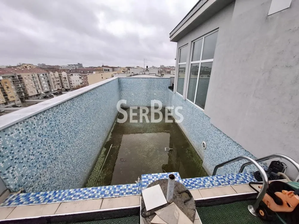 Prodaja, stan, 358m², Grbavica, Novi Sad Sve Podlokacije