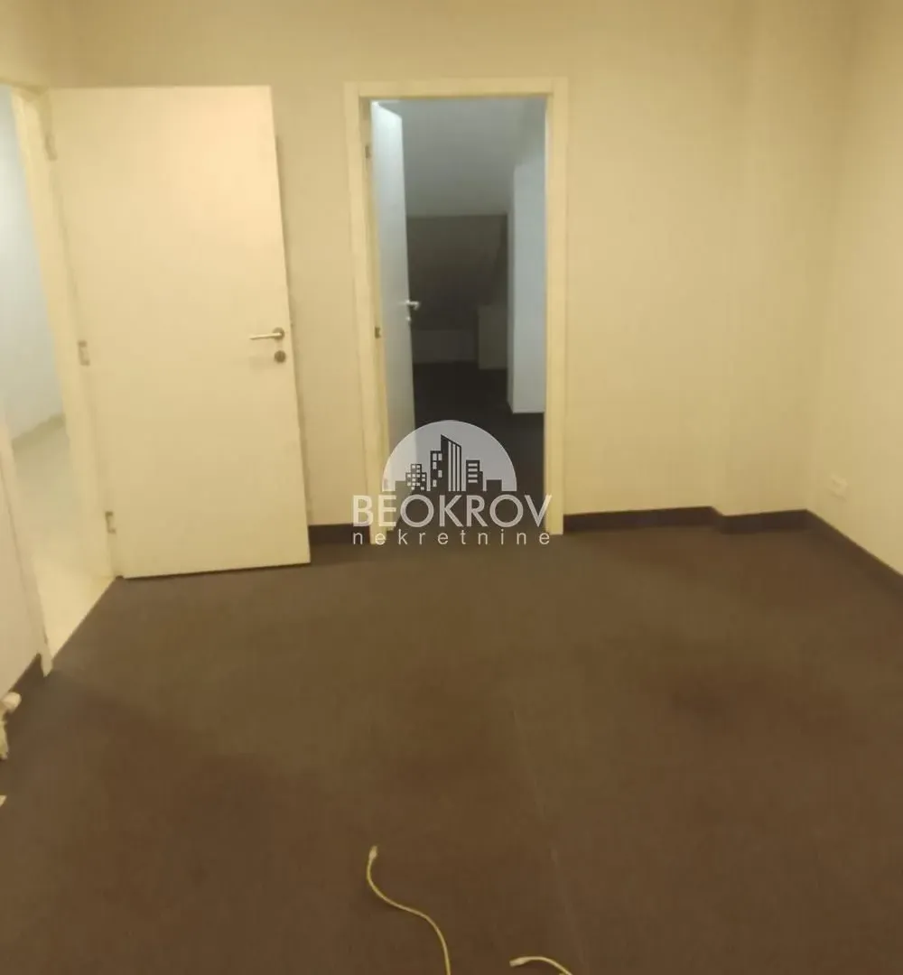 Prodaja, poslovni prostor, 377m², Zvezdara Sve Podlokacije, Beograd