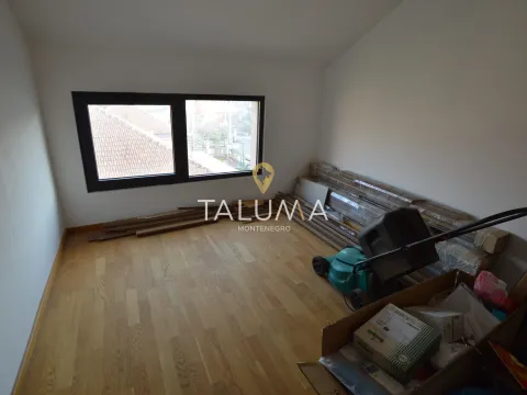 Izdavanje, stan, 150m², Tološi, Podgorica - image 7