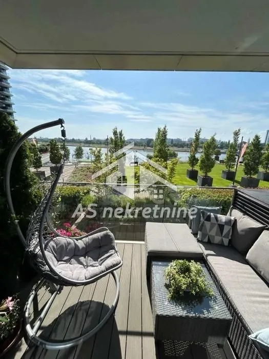 Izdavanje, četvorosoban stan, 117m², Savski Venac, Beograd
