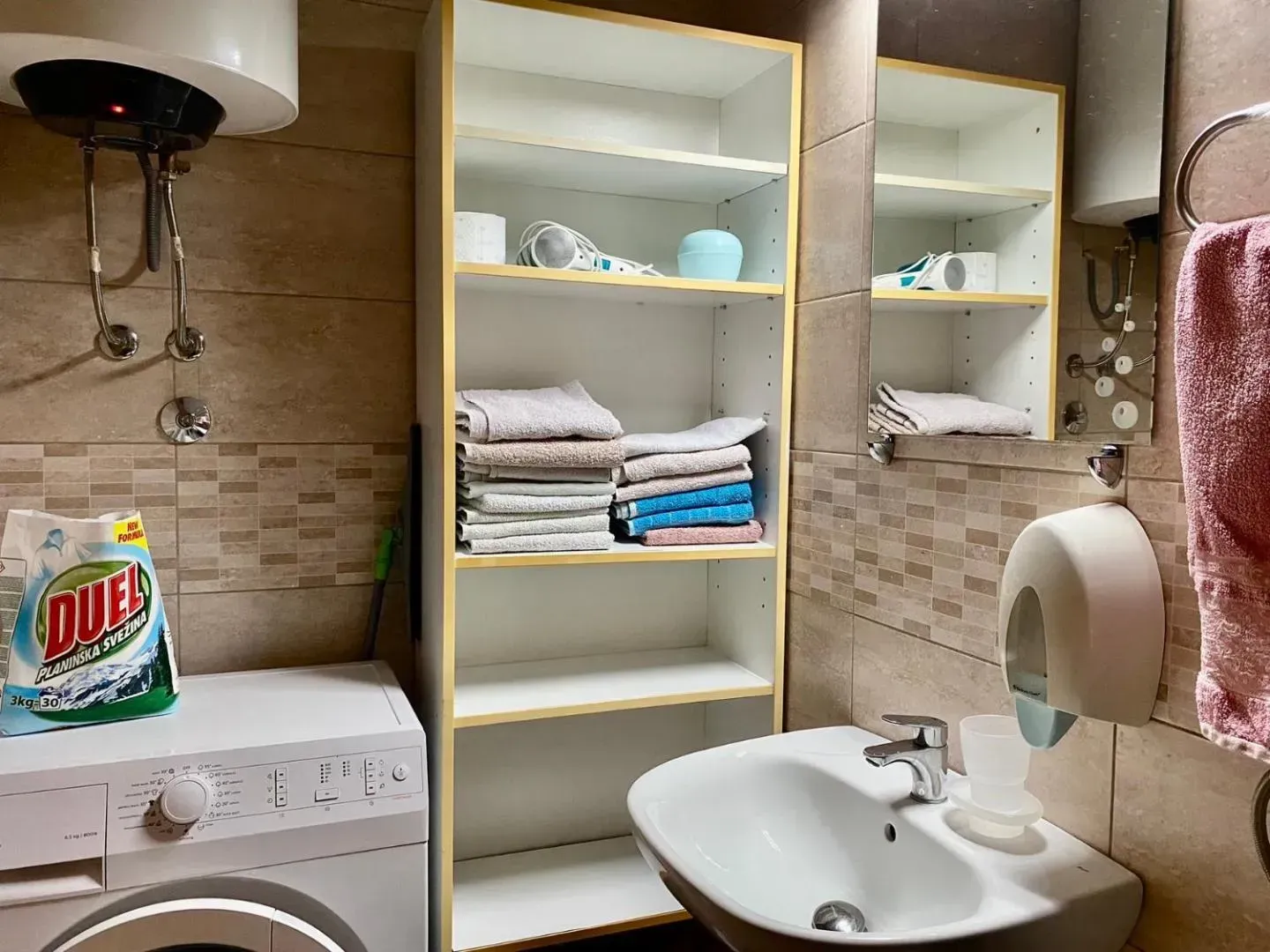 Rent, one bedroom apartment, 45m², Rozino, Budva