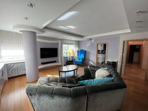 Prodaja, četvorosoban stan, 125m², Adamovićevo Naselje, Novi Sad Sve Podlokacije