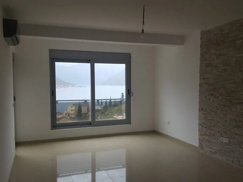 Prodaja, stan, 104m², Dobrota, Kotor