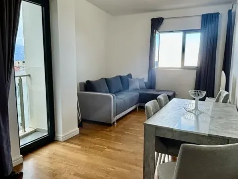 Sale, two bedroom apartment, 55m², Bečići, Budva - image 2