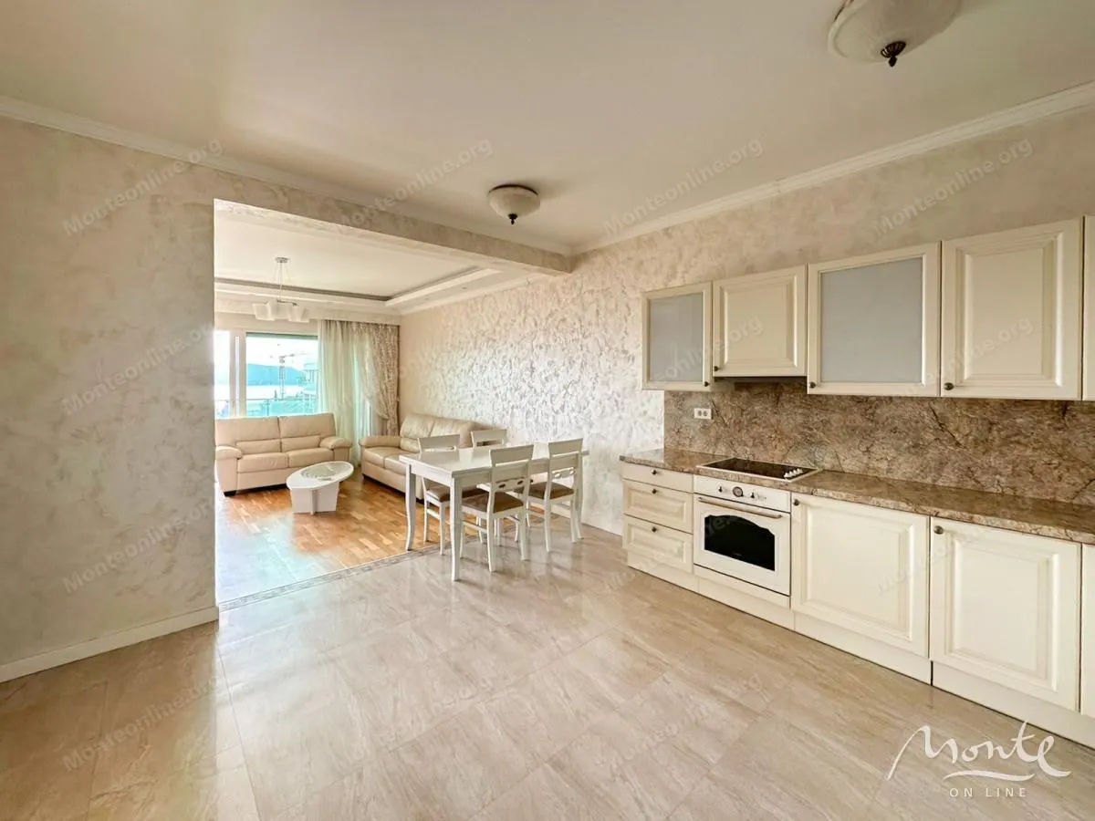 Sale, three bedroom apartment, 115m², Bečići, Budva