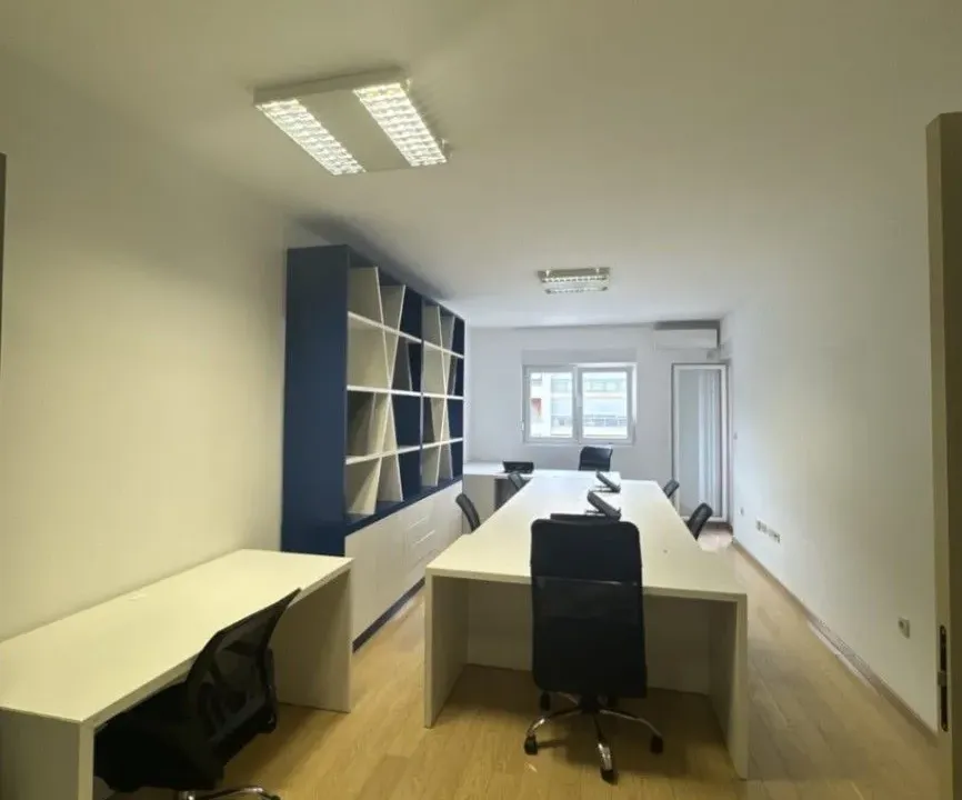 Izdavanje, poslovni prostor, 75m², City Kvart, Podgorica