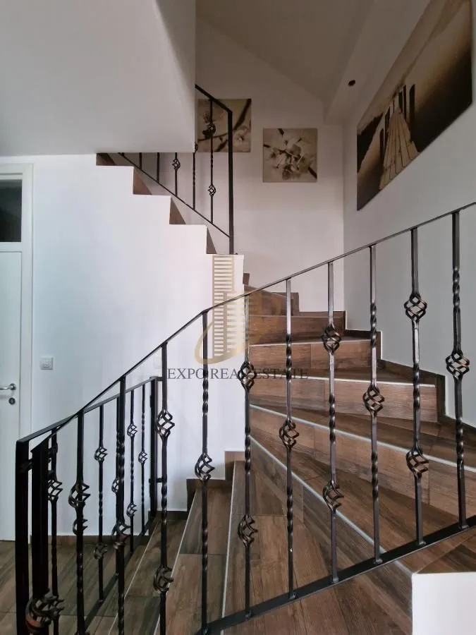 Prodaja, četvorosoban stan, 120m², Nova Detelinara, Novi Sad Sve Podlokacije