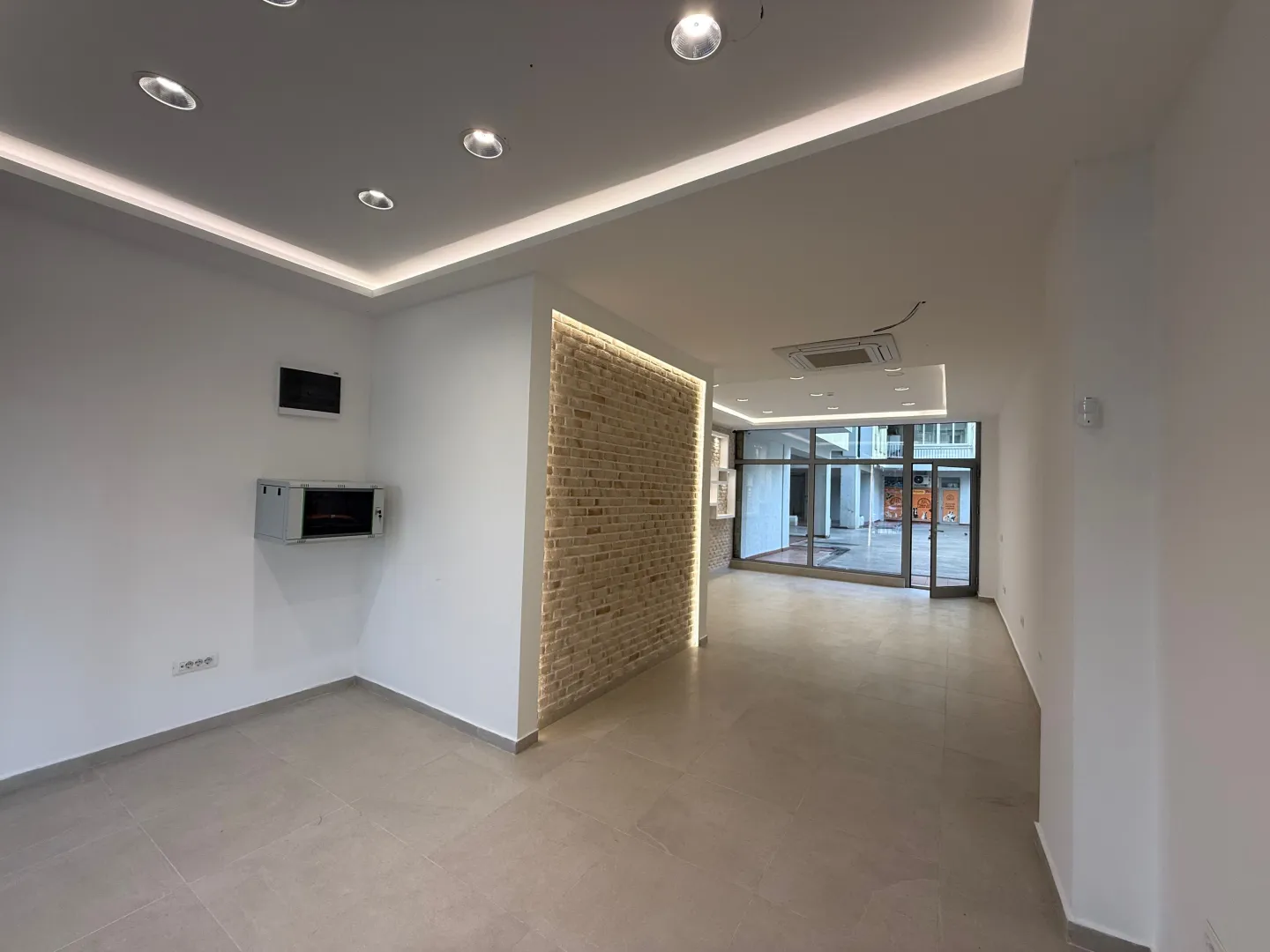 Rent, office space, 46m², Blok 9, Podgorica