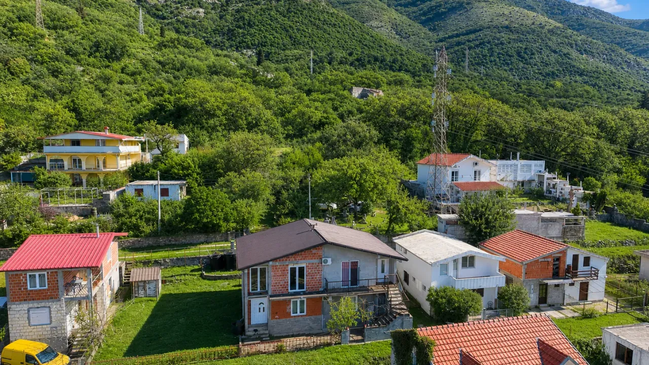 Sale, house, 190m², Zankovići, Bar
