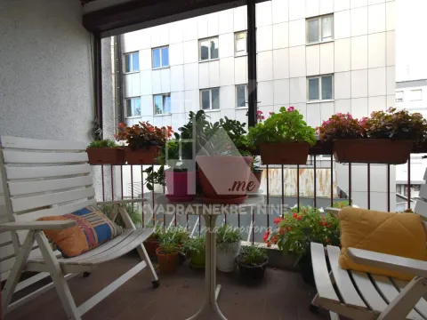 Sale, four bedroom apartment, 120m², Blok 7, Podgorica - image 24