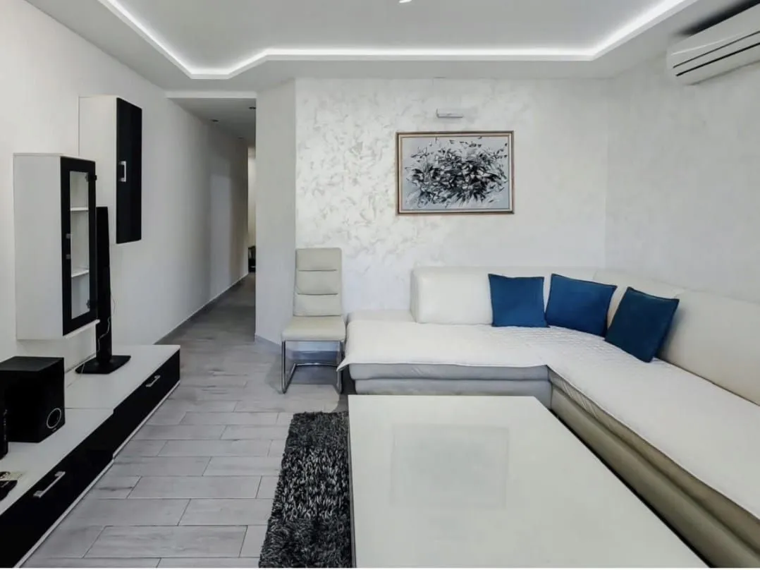 Sale, one bedroom apartment, 47m², Dobrota, Kotor