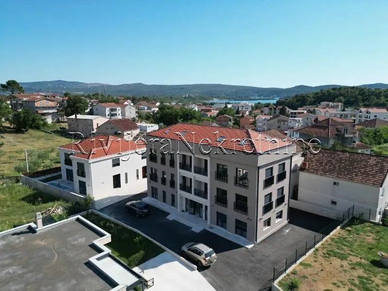 Prodaja, dvosoban stan, 61m², Tivat, Crna Gora