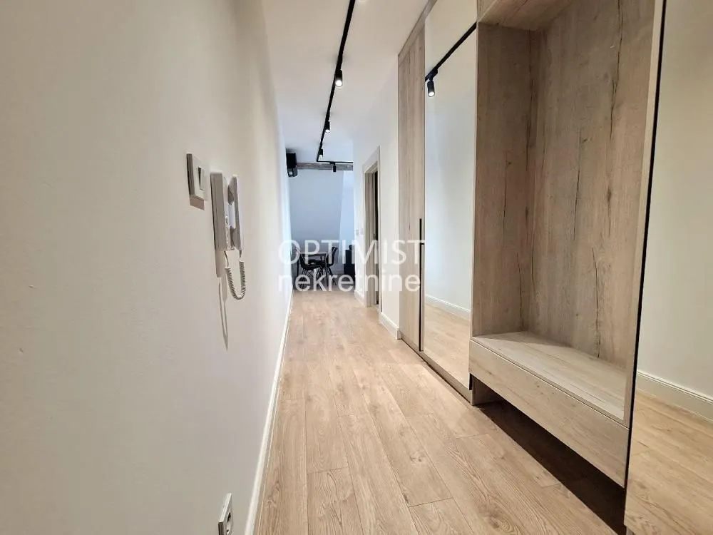 Izdavanje, trosoban stan, 70m², Dušanovac, Voždovac Sve Podlokacije