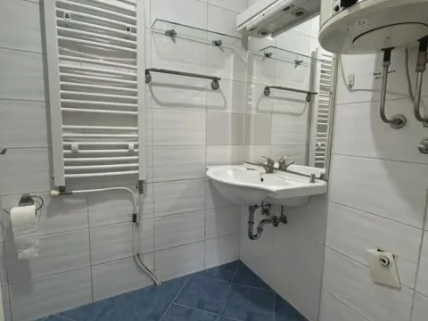 Izdavanje, dvosoban stan, 68m², Centar, Niš - image 10