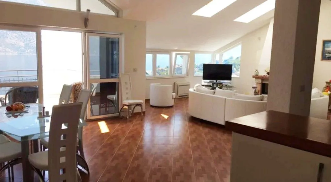 Sale, three bedroom apartment, 132m², Stoliv, Kotor