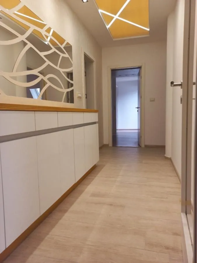 Rent, four bedroom apartment, 163m², Palilula Sve Podlokacije, Beograd